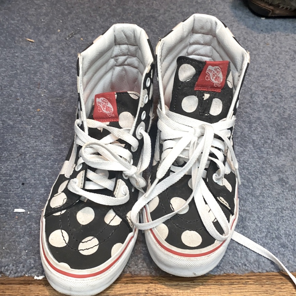 VANS BLACK AND WHITE POLKA DOT SNEAKERS